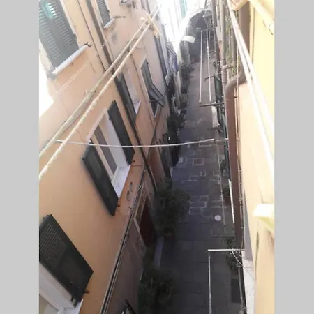 - Tiny Lovely Few Steps From The Water On A Traditional Narrow Street * Lerici