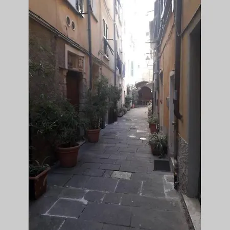 - Tiny Lovely Few Steps From The Water On A Traditional Narrow Street