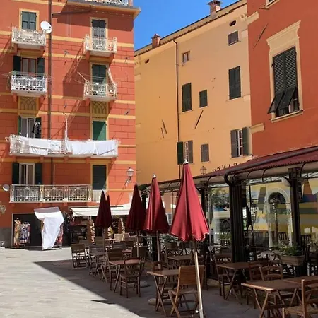 Apartment - Tiny Lovely Few Steps From The Water On A Traditional Narrow Street