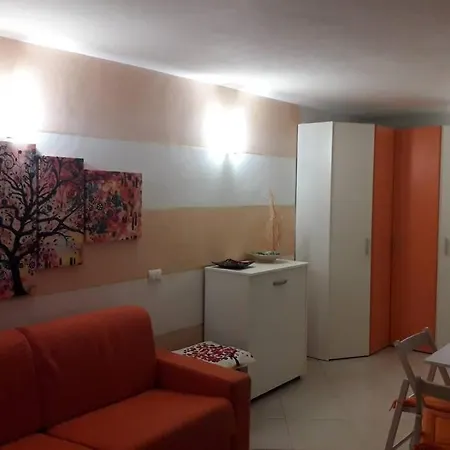 Apartment - Tiny Lovely Few Steps From The Water On A Traditional Narrow Street