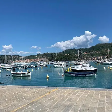 - Tiny Lovely Few Steps From The Water On A Traditional Narrow Street Lerici